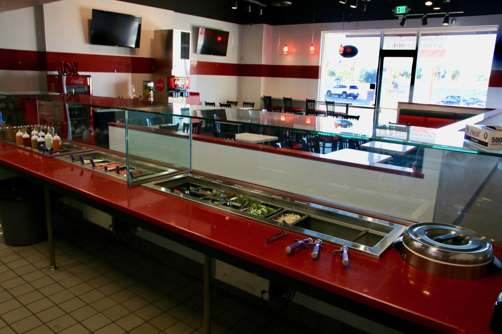 Oke Poke interior, photo 1