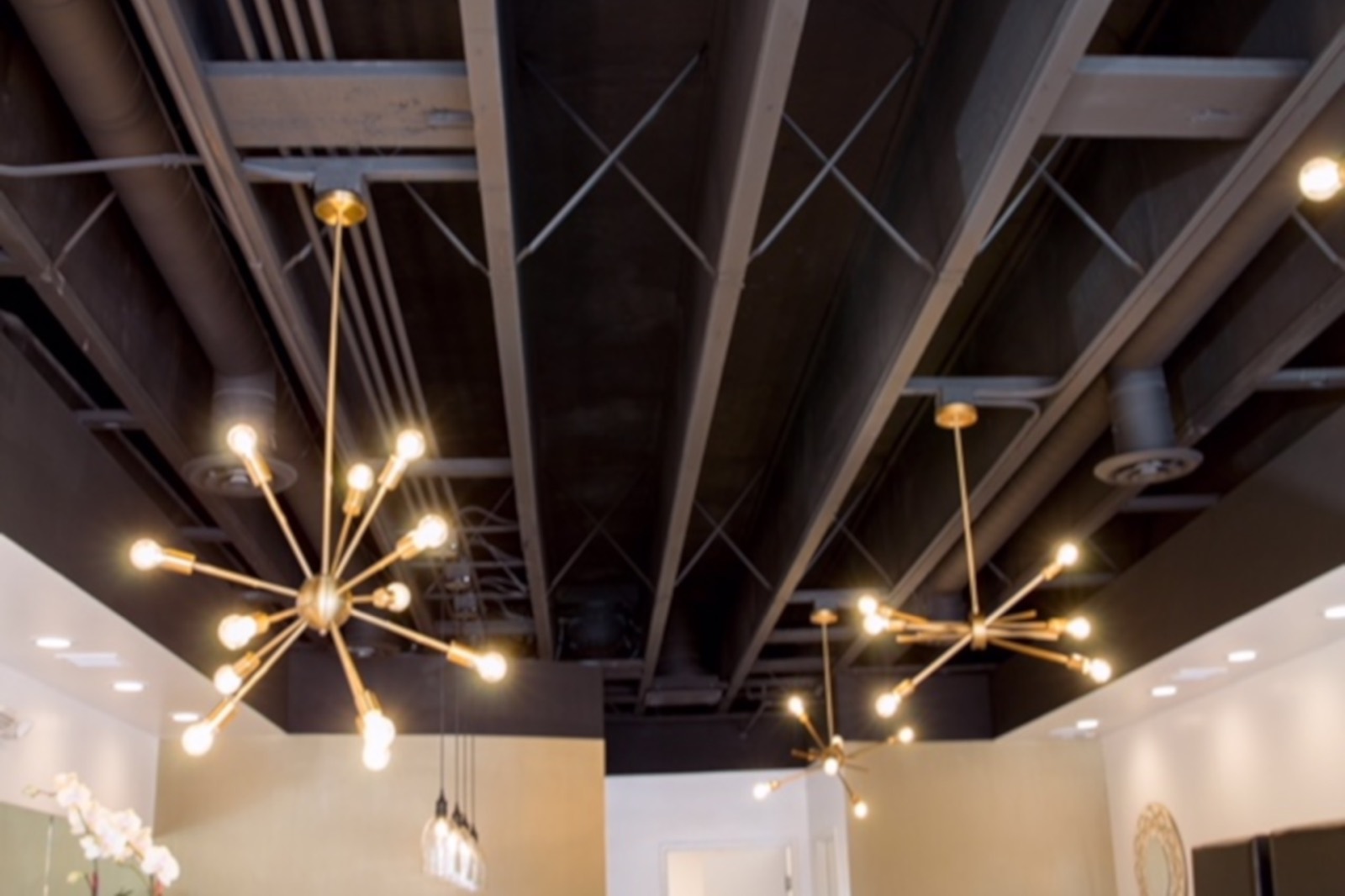 Solara Nail Bar interior, photo 1