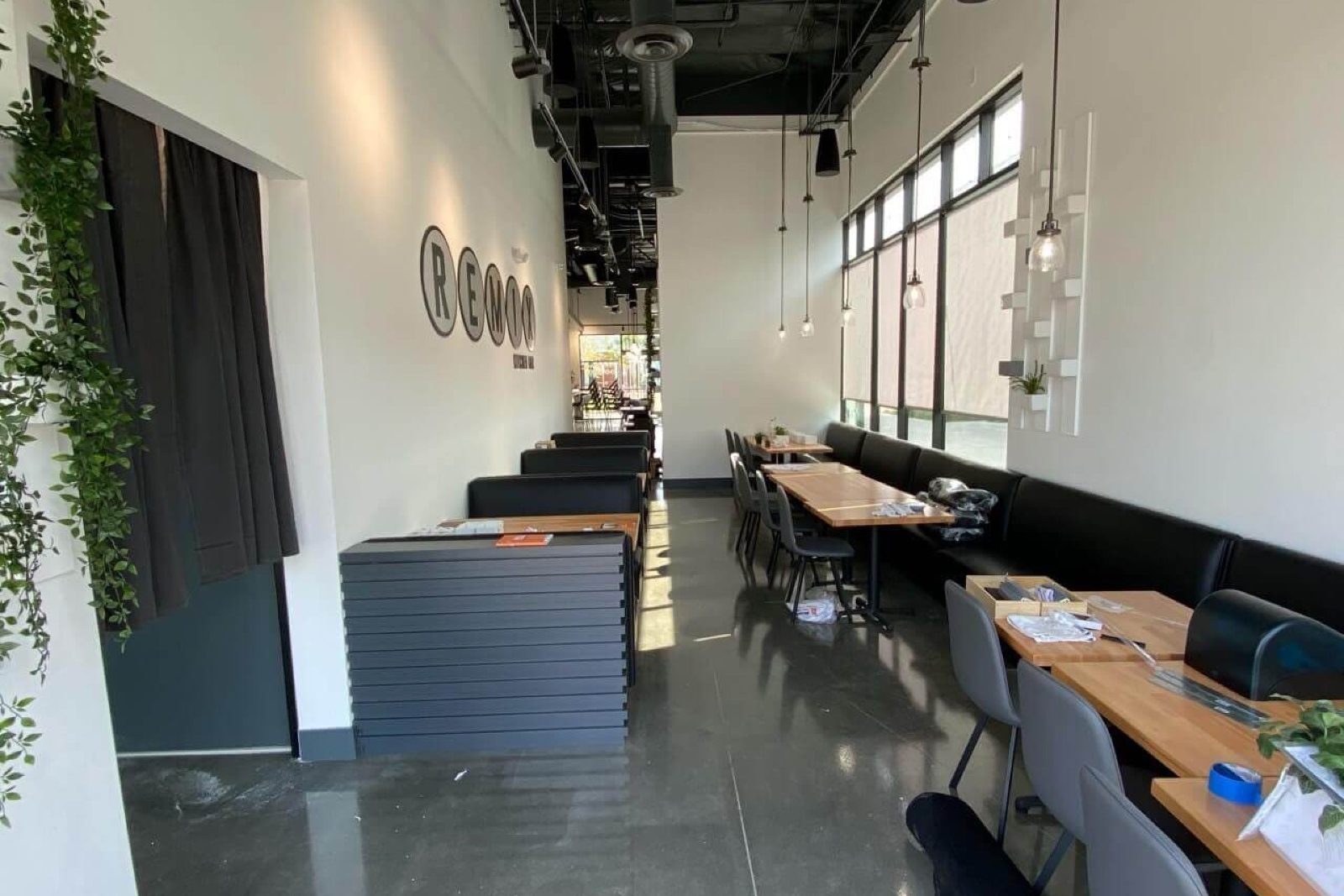 ReMix Kitchen Bar interior, photo 2