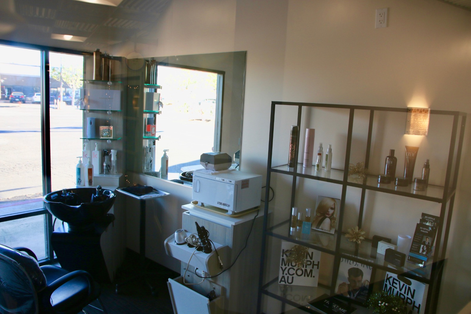 Sola Salon Studios interior, photo 2