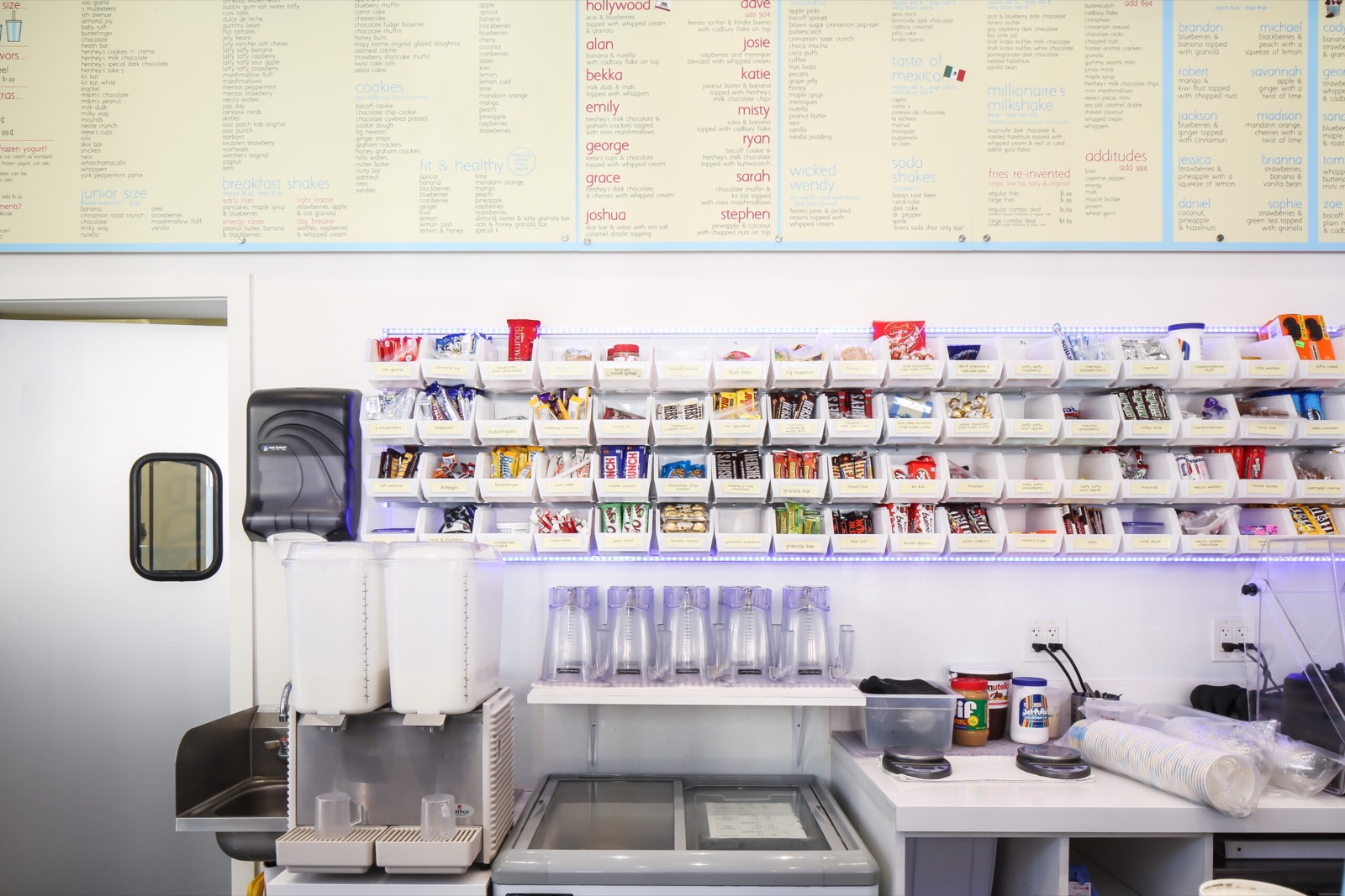 Shakeaway interior, photo 2