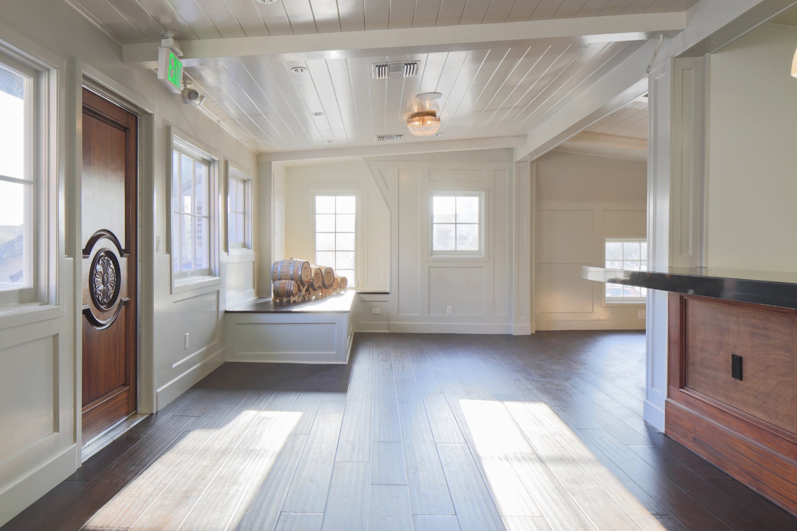 Market Kitchen interior, photo 3