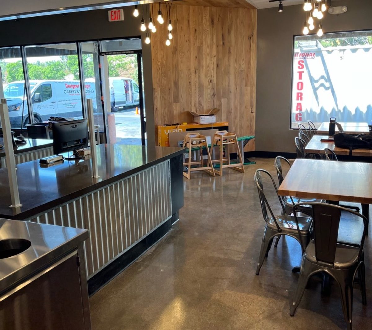 Capriotti’s interior, photo 4