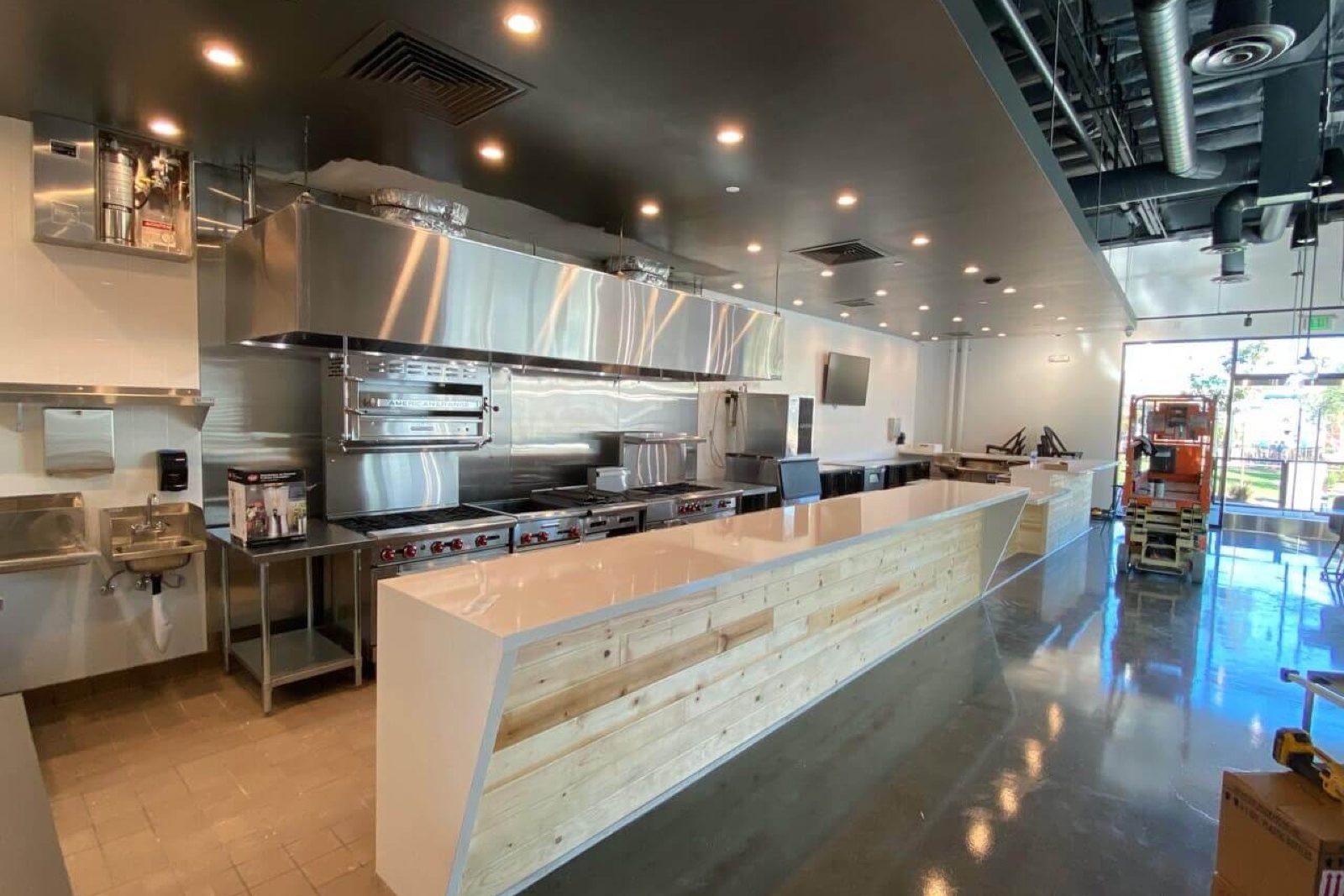ReMix Kitchen Bar interior, photo 5