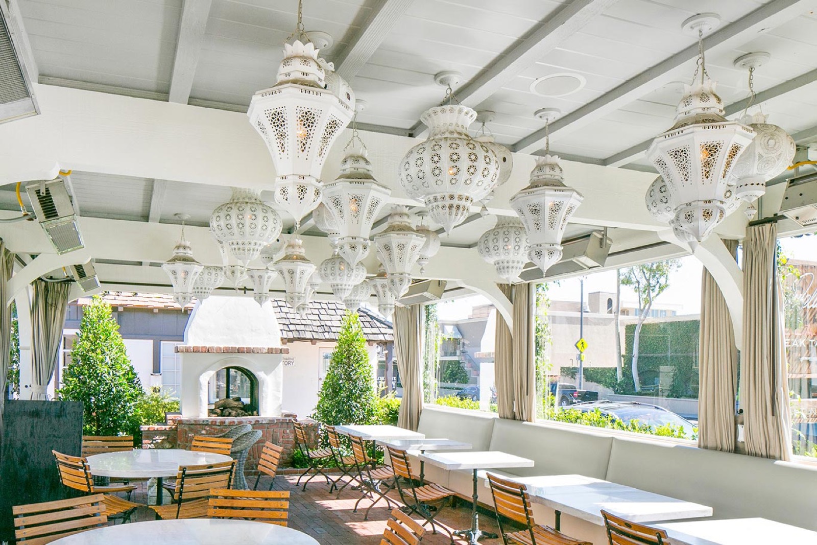 Selanne Steak Tavern interior, photo 5